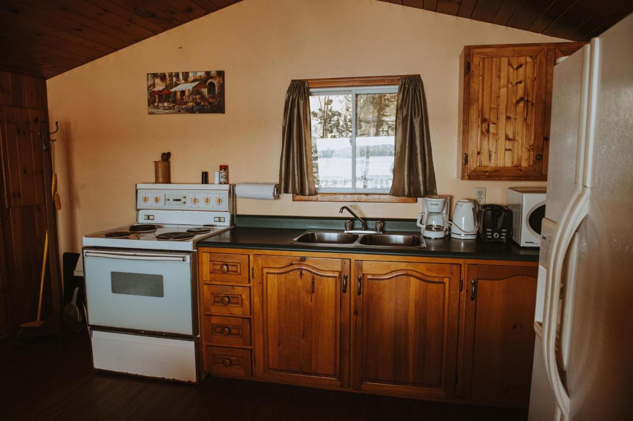 Lang Lake Resort Espanola Ngoại thất bức ảnh