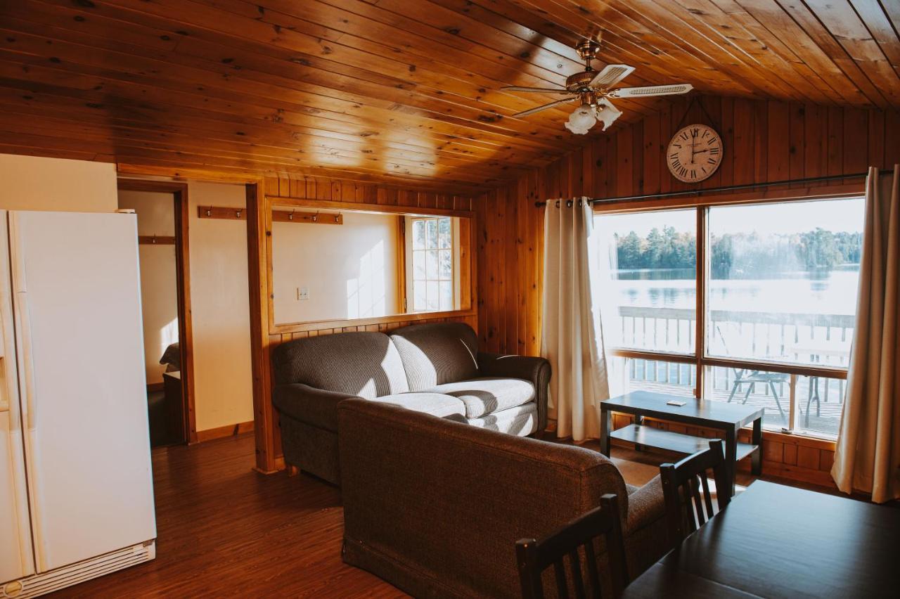 Lang Lake Resort Espanola Ngoại thất bức ảnh