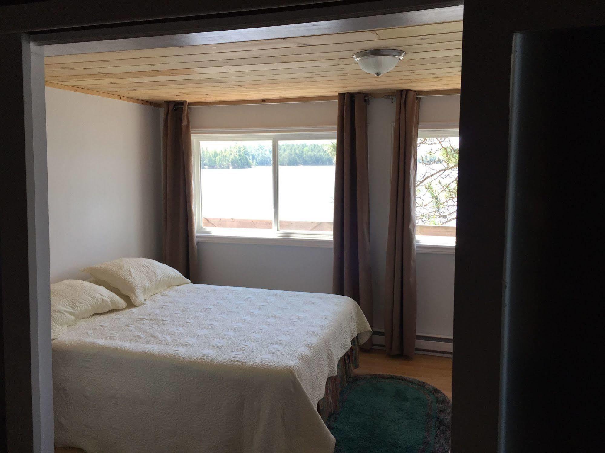 Lang Lake Resort Espanola Ngoại thất bức ảnh